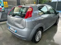 Usata Fiat Grande Punto 77 CV (56 kW) 2006 Grigio Utilitaria