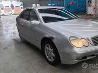 Usata Mercedes C200 Classic 163 CV (119 kW) 2001 Grigio Berlina