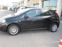 Usado Fiat Punto Street 75 CV (55 kW) 2015 Negro Utilitario