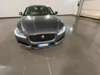 Usata Jaguar XF Prestige 180 CV (132 kW) 2016 Grigio scuro met. Berlina