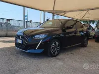 Begagnad Peugeot 208 Allure 102 HK (75 kW) 2023 Svart Halvkombi