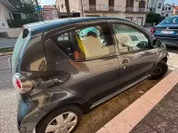Usata Toyota Aygo 68 CV (50 kW) 2010 Grigio Utilitaria