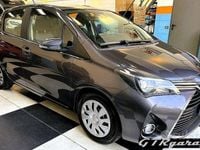 Usata Toyota Yaris Active 90 CV (66 kW) 2015 Grigio Utilitaria
