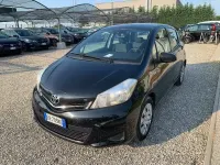 Usata Toyota Yaris Active 69 CV (50 kW) 2013 Nero Utilitaria