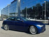 Usata Alfa Romeo Giulia 150 CV (110 kW) 2017 Bluazzurro Berlina