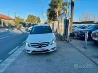 Begagnad Mercedes B200 Premium 136 HK (100 kW) 2012 Vit Minibuss