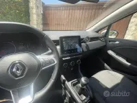 Usata Renault Clio V 101 CV (74 kW) 2021 Grigio Berlina