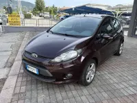 Usata Ford Fiesta 92 CV (67 kW) 2010 Prugna Berlina