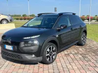 Usata Citroën C4 Shine 99 CV (72 kW) 2017 Nero SUV