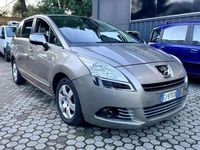 Usata Peugeot 5008 Business-Line 113 CV (83 kW) 2011 Grigio Monovolume