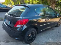 Usata Peugeot 207 68 CV (50 kW) 2012 Nero Berlina