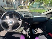 Usata Fiat Punto 80 CV (58 kW) 2005 Verde Utilitaria