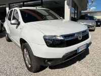 Usata Dacia Duster Lauréate 90 CV (66 kW) 2013 Bianco SUV