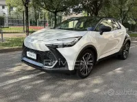 Usata Toyota C-HR Lounge 152 CV (111 kW) 2024 Bianco SUV