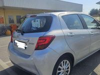 Usata Toyota Yaris Lounge 90 CV (66 kW) 2014 Argento Utilitaria