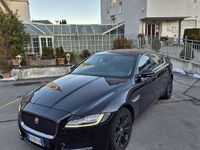 Usata Jaguar XF Prestige 250 CV (183 kW) 2018 Nero Berlina
