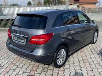 Usata Mercedes B180 Business 108 CV (79 kW) 2015 Grigio Monovolume