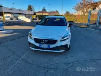Usado Volvo V40 120 CV (88 kW) 2017 Blanco Berlina