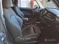 Begagnad Mini ONE Hype 102 HK (75 kW) 2019 Grå Halvkombi