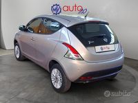Usata Lancia Ypsilon Gold 85 CV (62 kW) 2014 Grigio Utilitaria