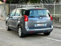 Usata Peugeot 5008 112 CV (82 kW) 2011 Bluazzurro Monovolume