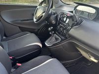 Usata Lancia Ypsilon 54 CV (39 kW) 2015 Nero Utilitaria