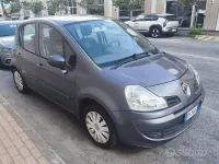 Usata Renault Modus 75 CV (55 kW) 2012 Grigio Monovolume