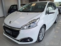Usata Peugeot 208 Allure 74 CV (54 kW) 2018 Bianco Utilitaria