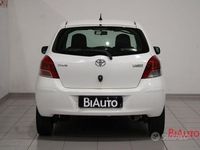 Usata Toyota Yaris Sol 69 CV (50 kW) 2010 Bianco Berlina