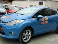 Usata Ford Fiesta 70 CV (51 kW) 2012 Blu Berlina