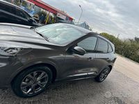 Usata Ford Kuga 120 CV (88 kW) 2022 Nero SUV
