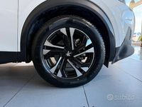 Usata Peugeot 2008 Allure 130 CV (95 kW) 2022 Bianco SUV