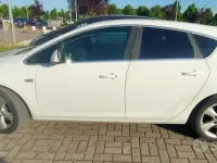 Usata Opel Astra Cosmo 110 CV (80 kW) 2010 Bianco Berlina