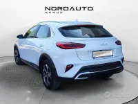 Usado Kia XCeed Urban 136 CV (100 kW) 2025 Blanco SUV