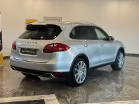 Usata Porsche Cayenne 239 CV (175 kW) 2010 Grigio SUV