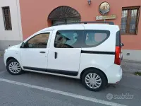 Usata Dacia Dokker Comfort 90 CV (66 kW) 2019 Bianco Monovolume