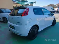 Usata Fiat Grande Punto Sport 120 CV (88 kW) 2009 Bianco Utilitaria