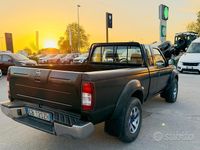 Usata Nissan Navara 133 CV (97 kW) 2002 Nero Pick-up
