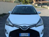 Usata Toyota Yaris Hybrid Business Edition 73 CV (53 kW) 2016 Bianco Berlina