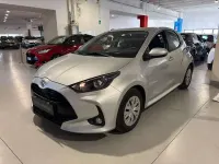 Usata Toyota Yaris Active 72 CV (52 kW) 2021 Silver met Utilitaria