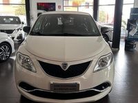 Usata Lancia Ypsilon 85 CV (62 kW) 2017 Bianco Utilitaria