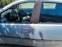 Usata Fiat Punto 80 CV (58 kW) 2004 Verde Utilitaria