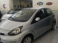 Usata Toyota Aygo 68 CV (50 kW) 2011 Grigio Utilitaria