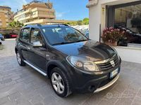 Usata Dacia Sandero Stepway 85 CV (62 kW) 2011 Grigio Utilitaria