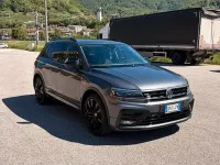 Usata VW Tiguan R-line 240 CV (176 kW) 2020 Grigio SUV