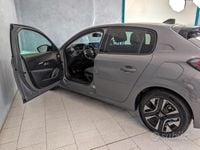 Usata Peugeot 208 Allure 101 CV (74 kW) 2024 Grigio Utilitaria