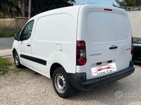 Gebraucht Peugeot Partner 75 PS (55 kW) 2017 Weiß Van / Kleinbus