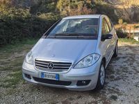 Usata Mercedes A180 Classic 109 CV (80 kW) 2011 Grigio Monovolume