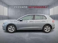 Usata VW Golf VIII Life 116 CV (85 kW) 2025 Grigio Berlina
