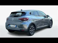 Usata Renault Clio Intens 100 CV (73 kW) 2023 Grigio chiaro Utilitaria